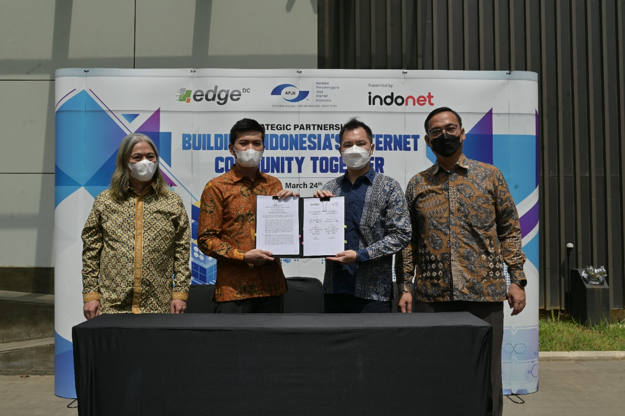 Pusat Data EDGE DC dan APJII Teken Kerja Sama Perkuat Koneksi Internet di Indonesia